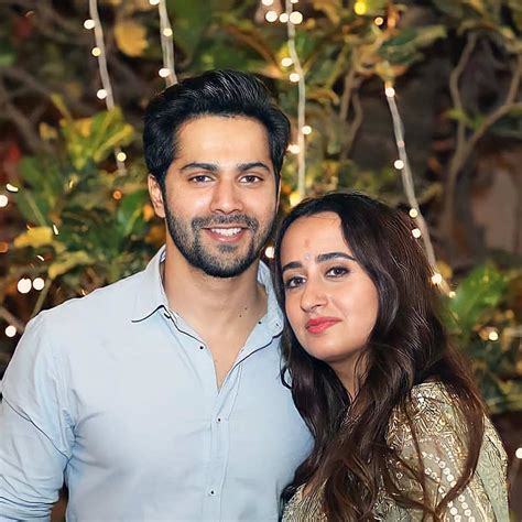 Varun Dhawan And Wife Natasha Dalal Cuddle For This Cosy Picture The Etimes Photogallery Page 26