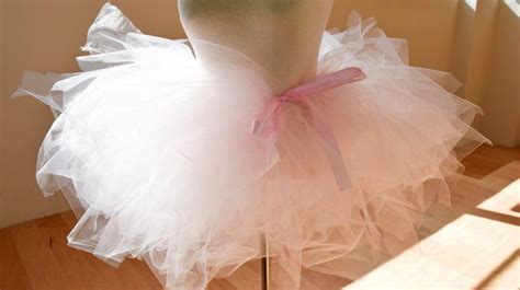 How To Make A Tutu Skirt Easy No Sew Tutorial Diy Projects