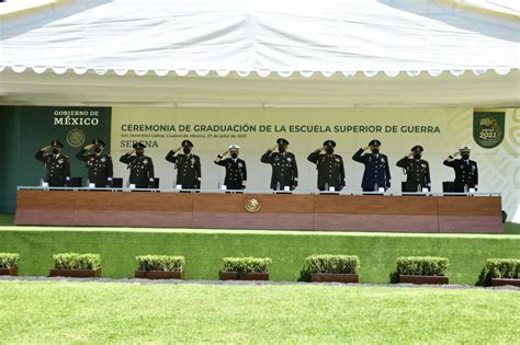 Graduaci N De La Escuela Superior De Guerra San Jer Nimo L Dice Cd