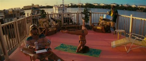 Nude Video Celebs Isla Fisher Sexy The Beach Bum 2019