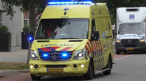 Vele Politie Brandweer Ambulances En Lifeliner 3 Met Spoed Naar