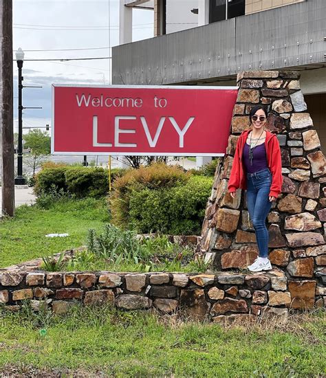 Levy Tran | I like donuts 📸 @aleerose | Instagram