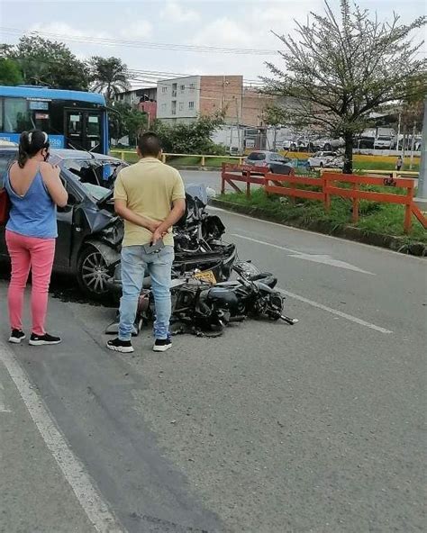 Terrible Accidente Entre Carro Y Moto Deja Un Herido De Gravedad