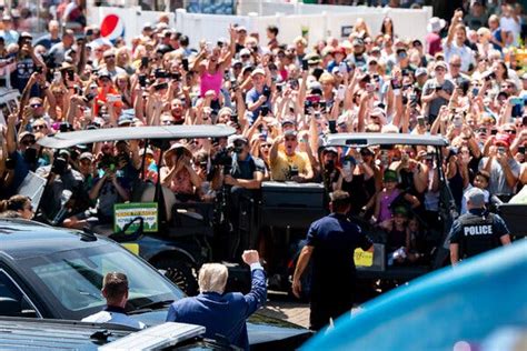 Trump Needles Desantis And Commands Spotlight At Iowa State Fair The