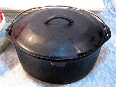 Vintage Griswold Or Wagner Cast Iron Dutch Oven Number Self