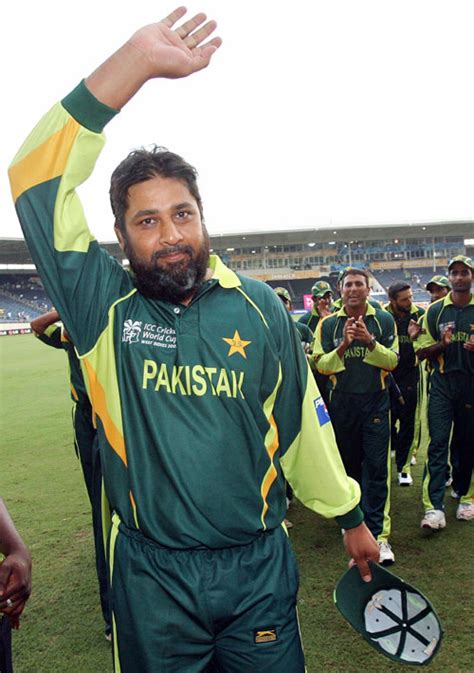 Inzamam Ul Haq Pakistani Star Batsman Pictures Photos And Biography