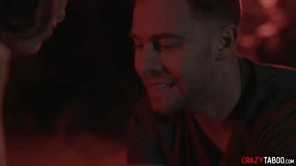 Couple Taken By Aliens Are Made To Star In Live Orgy Sex Show