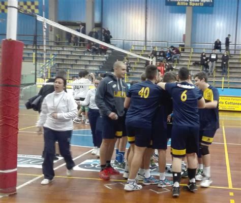 I Giovani Della Raffaele Lamezia Vincono Il Derby Con La Spike