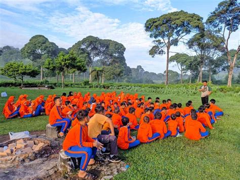 Bentuk Generasi Kuat Dan Berkarakter Sd Plus Al Ghifari Gelar Muhasabah