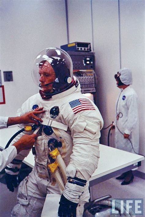 Neil Armstrong Space Suit Nasa Astronauts Neil Armstrong