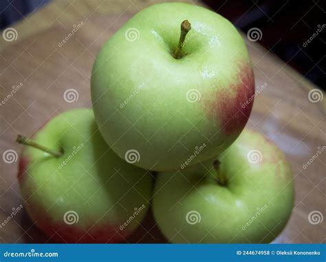 Un Grupo De Manzanas Rojas Jugosas Una Toma De Remate Fruta Madura