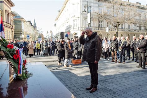 U Subotici položeni venci na spomenik Kralju Petru Prvom povodom 25