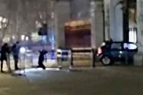 Car Rams Gates At Buckingham Palace As Armed Police Surround Driver