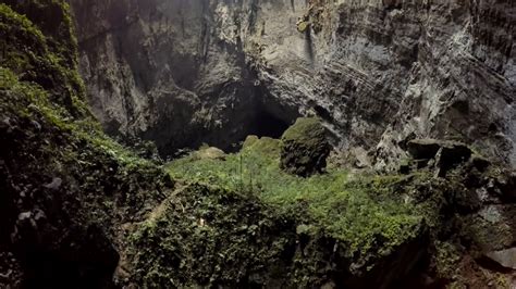 Watch Drone Flies Inside Worlds Largest Cave