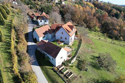 Einfamilienhaus Mit Landwirtschaft Und Wunderbarer Aussichtslage In