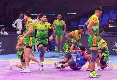 Pro Kabaddi Patna Pirates Vs Bengal Warriors Player Battles To