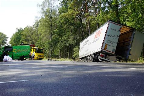 Schwerer Frontalzusammenstoß auf B191 Transporterfahrer verstirbt nach