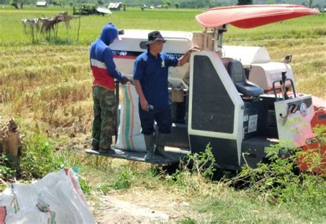 Kementan Dukung Pertanian Wajo Dengan Alat Dan Mesin Pertanian