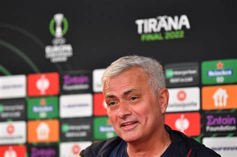 Mourinho Indica La Strada Alla Roma In Finale Devi Fare Tutto Per