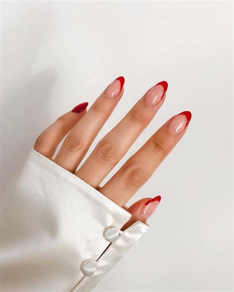 Classic Red Nails