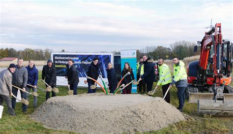 Spatenstich F R Den Ausbau Des Glasfasernetzes In Lengdorf Stadtwerke