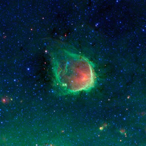 Nasa In The Blackest Night A Green Ring Nebula