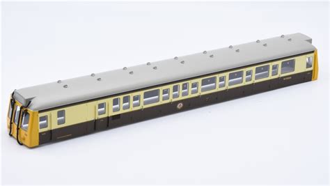 Bachmann Spares Class 121 Single Car DMU Body GW 150 Chocolate Cream