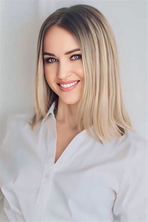 Charming Valentina Y O From Valencia With Blonde Hair Id Ladadate