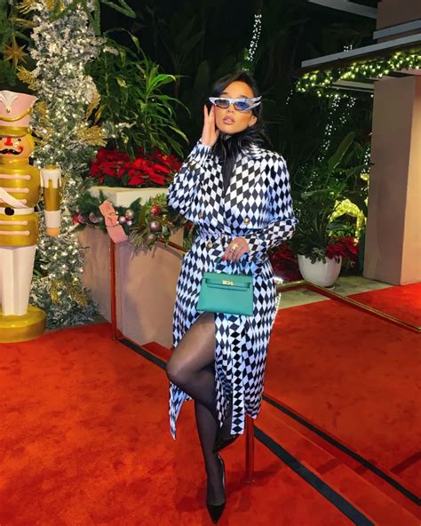 JC In A Trendy Slaylebrity Jet Set Babe Diva Look Slaylebrity