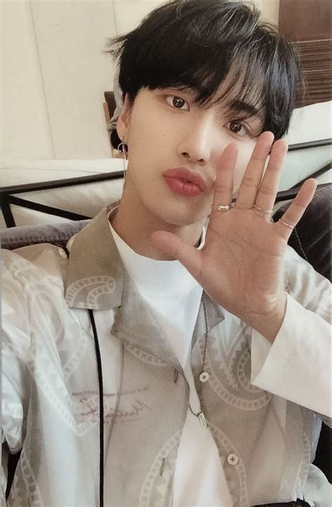 Seonghwa Fever Part 3 Diary Ver 2 Photocard Scan Photocard Photo