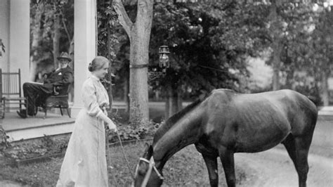 Galerie Neuvěřitelná Helen Keller Ve dvou letech ji meningitida