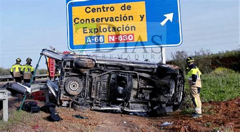 Un muerto y cuatro heridos en un trágico accidente en Almendralejo