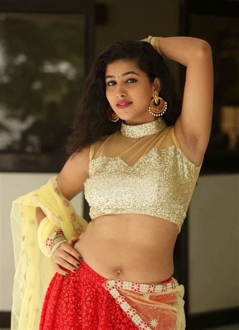 Actress Pavani Reddy Hot Saree Navel Images Gallery