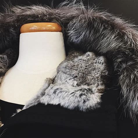 This Fox Fur Hood Will Keep You Toasty Warm All Winter Thats For Sure