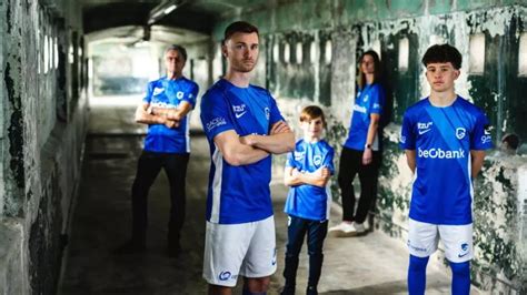 Le Krc Genk Premier Club D Voiler Son Maillot Pour La Saison