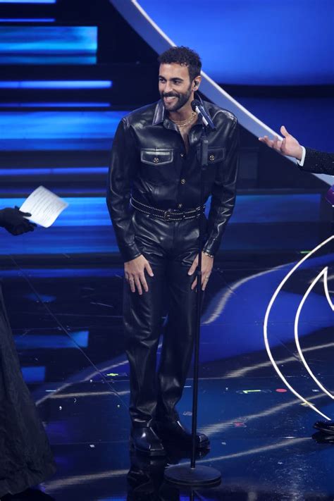 Sanremo 73 Per La Prima Serata Marco Mengoni Sceglie Il Total Black