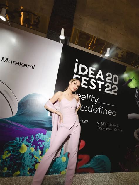 Cinta Laura Tampil Memukau Di IdeaFest 2022 Cantik Dan Elegan Saat