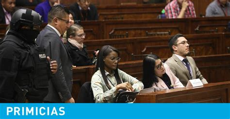 Fiscal Diana Salazar abandona la Asamblea tras intento correísta de que