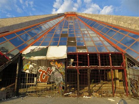 Enver Hoxha Pyramid Tirana Aggiornato Tutto Quello Che C Da