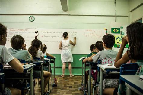 Governo lança edital de concurso público para professores da rede estadual