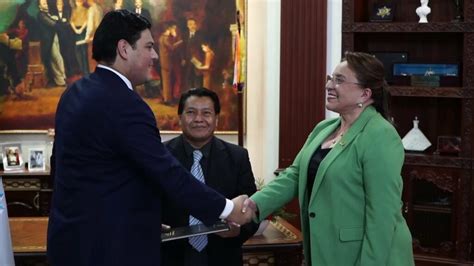 Presidenta Castro Juramenta A Marlon Ochoa Como Nuevo Ministro De