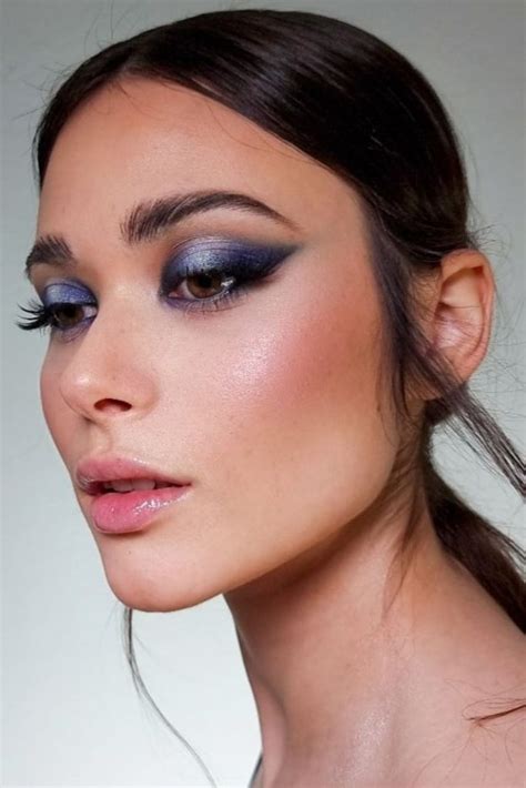 Glam Up With New Year S Eye Makeup Ideas Glitter Lunar And