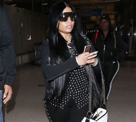 Nicki Minaj Looks “very Pregnant” In These Pictures Osundefender