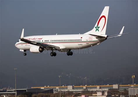 Royal Air Maroc Boeing 737 Approaching To Runway At El Prat Airport