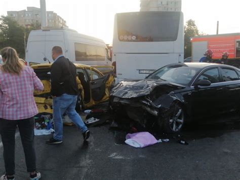 Accident Ntr Un Giratoriu Din Constan A Trei Victime Transportate La