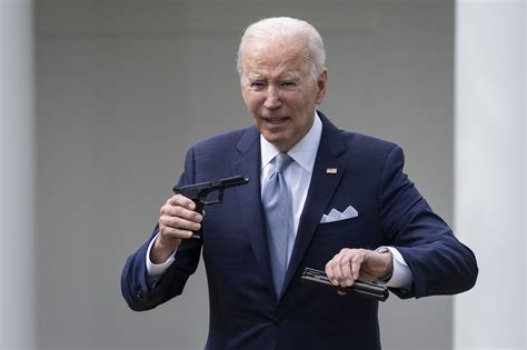 Wh Clarifies Biden Remarks Says He Wont Back Handgun Sale Ban