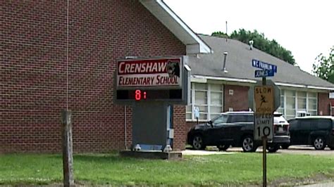 Mississippi town mourns closure of Crenshaw Elementary