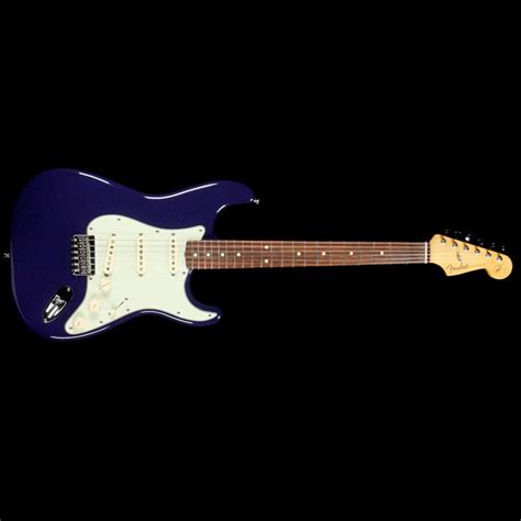 Fender Artist Series Robert Cray Stratocaster Violet 2014 | The Music Zoo