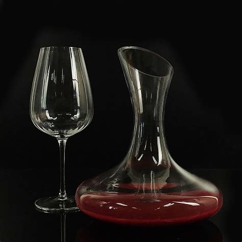 Hand Blown Lead Free Crystal Glass Wine Carafe Round Glass