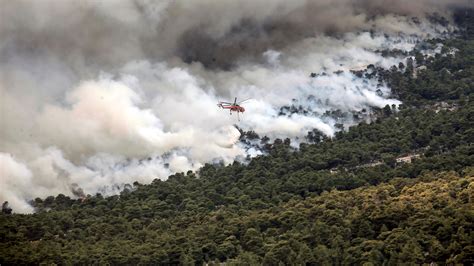 Grecia Y Turquía Hacen Frente A Fuertes Incendios